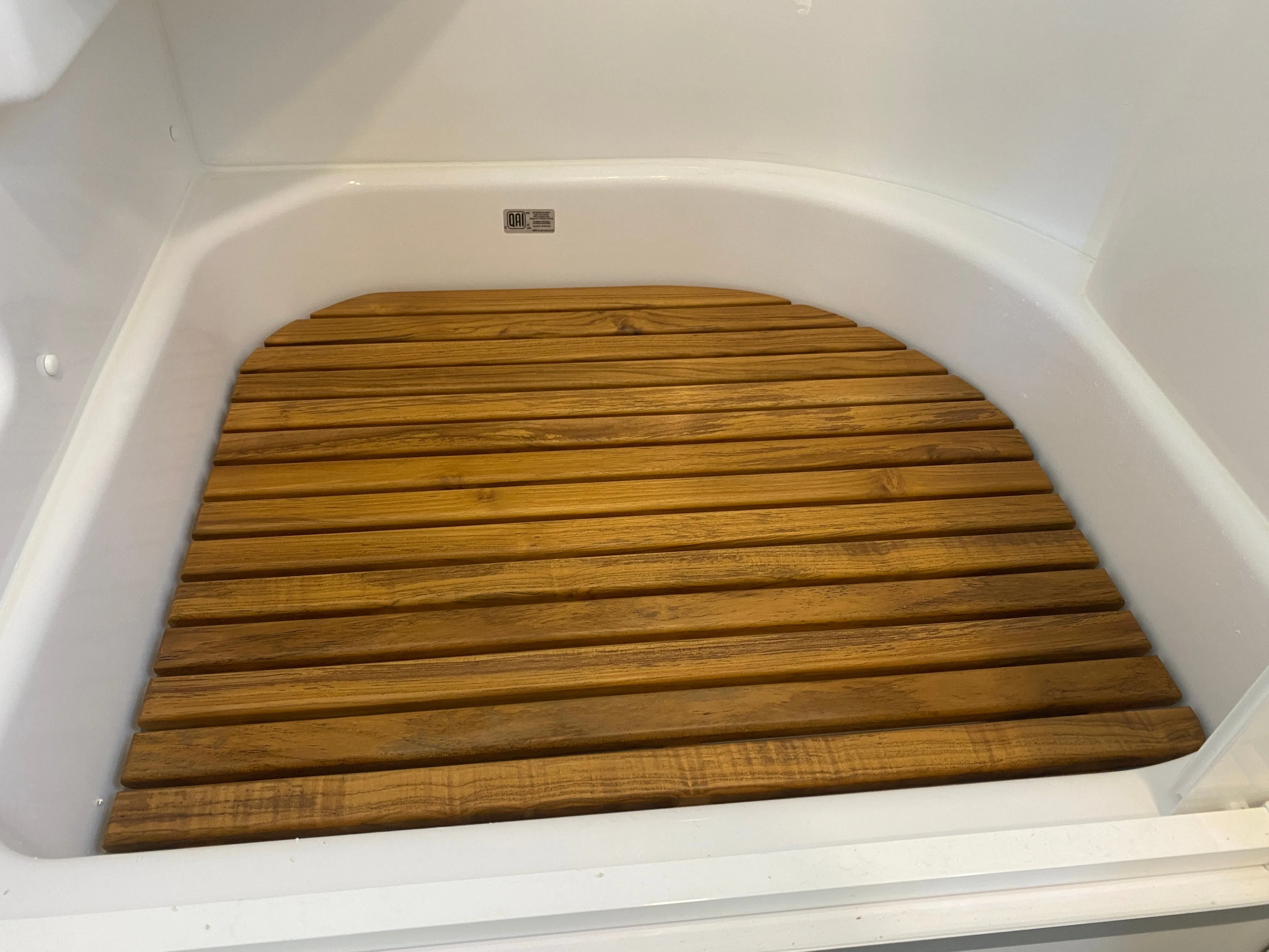 Corner Bath Airstream Teak Shower Mat (2021 and later)